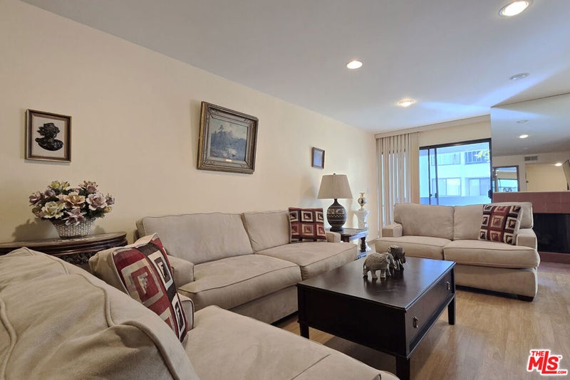 15335 Magnolia Boulevard 214