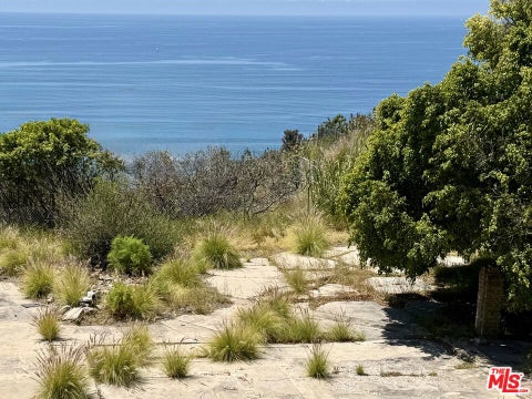 Photo of 20654 Eaglepass Drive, Malibu, CA 90265 (MLS # 26864771)