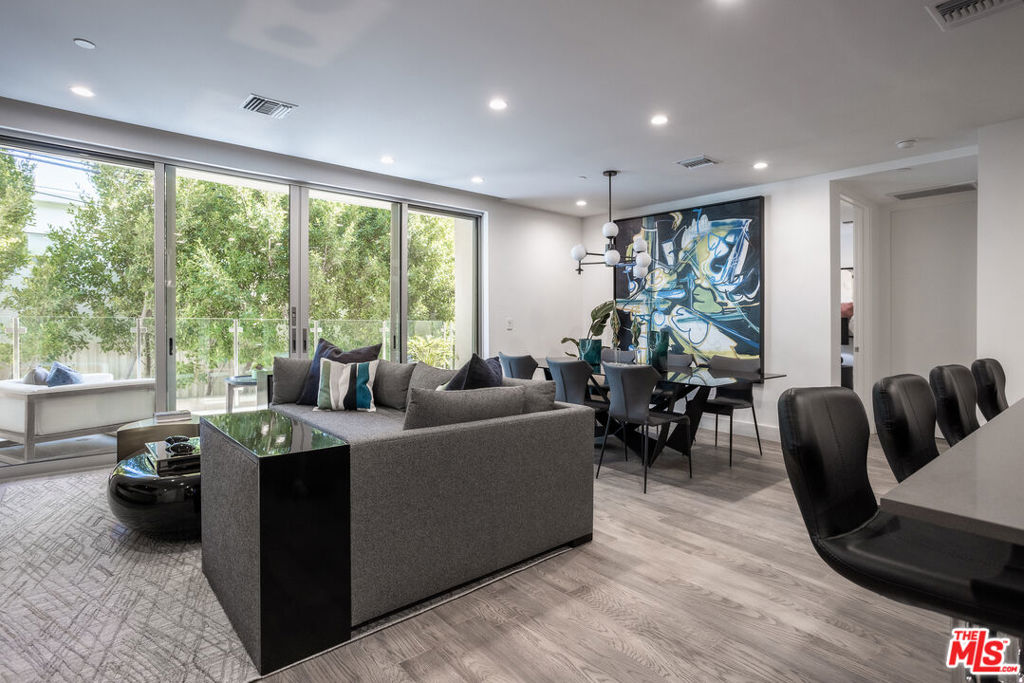 728 N Sweetzer Avenue 315