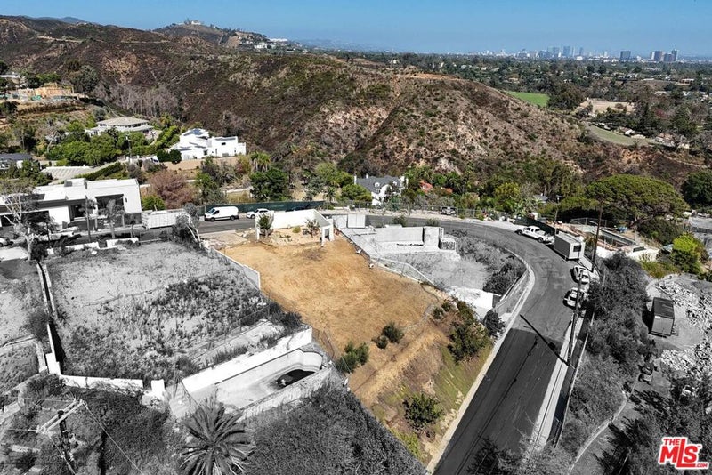 1339 Chautauqua Boulevard