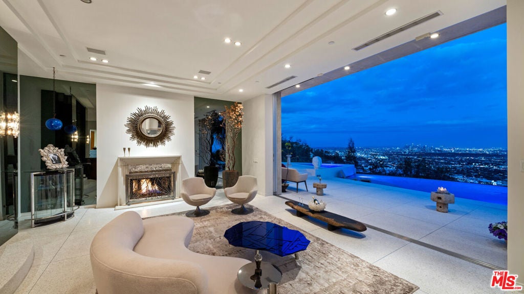 1456 Blue Jay Way