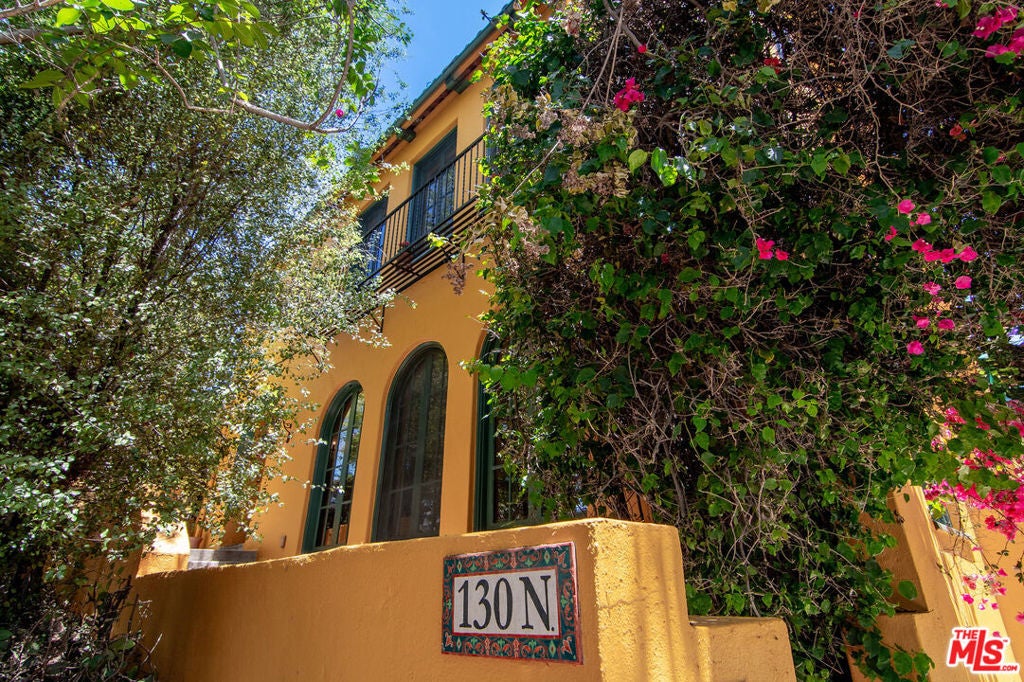 130 N Catalina Street