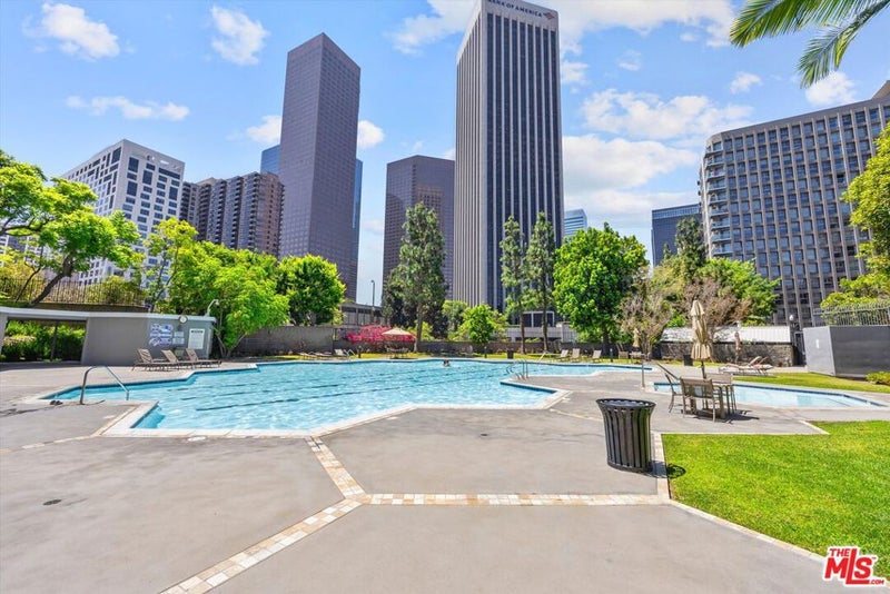 800 W 1st Street 908