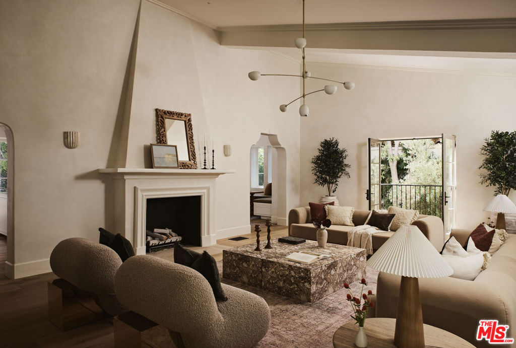 Properties 4 624 N Arden Drive