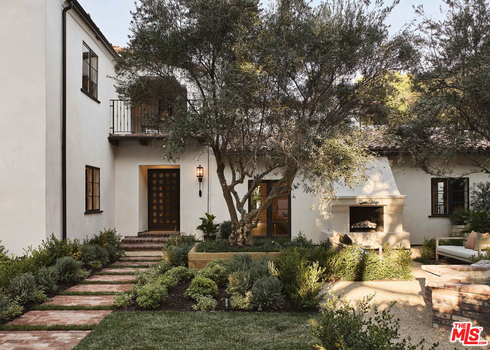 Properties 2 624 N Arden Drive