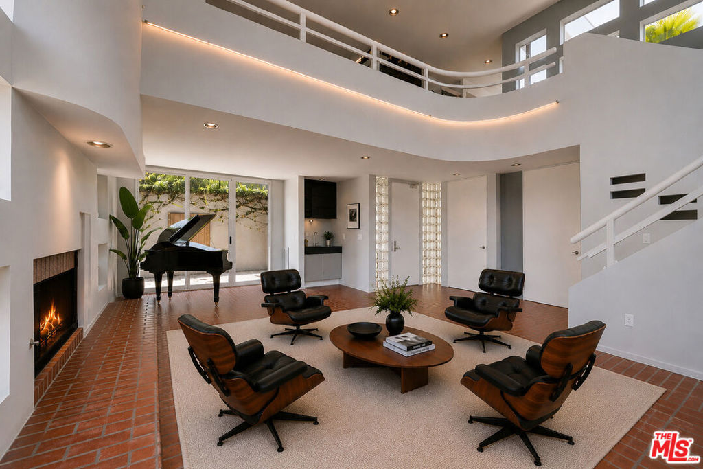 3811 Glenridge Drive