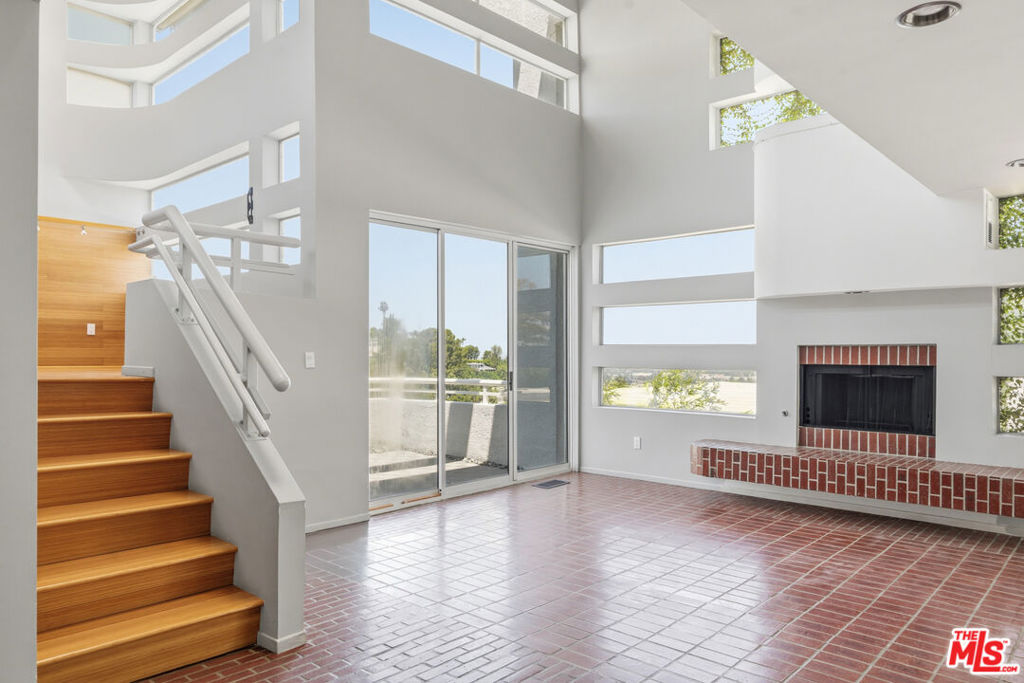 3811 Glenridge Drive