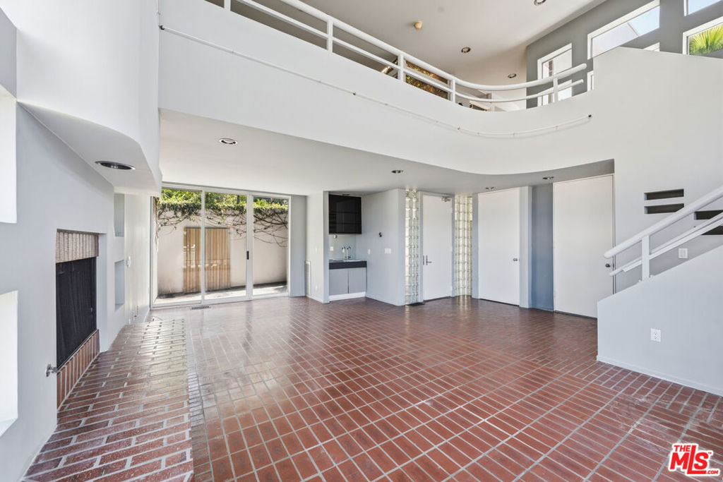 3811 Glenridge Drive