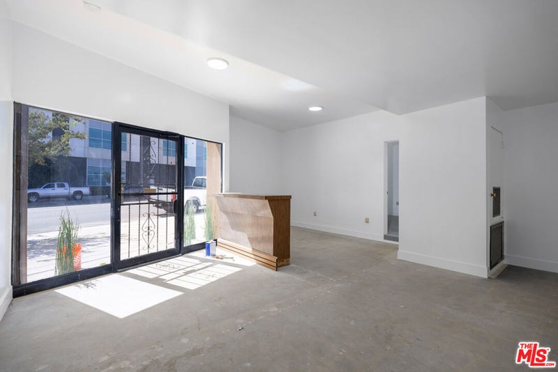 714 Centinela Avenue