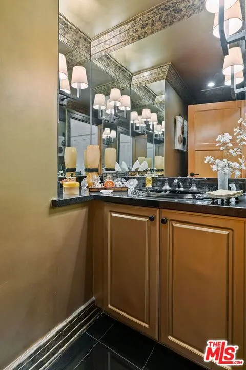 Beverly Hills, California 90210, United States, 2 Bedrooms Bedrooms, ,3 BathroomsBathrooms,Residential,Active,190521