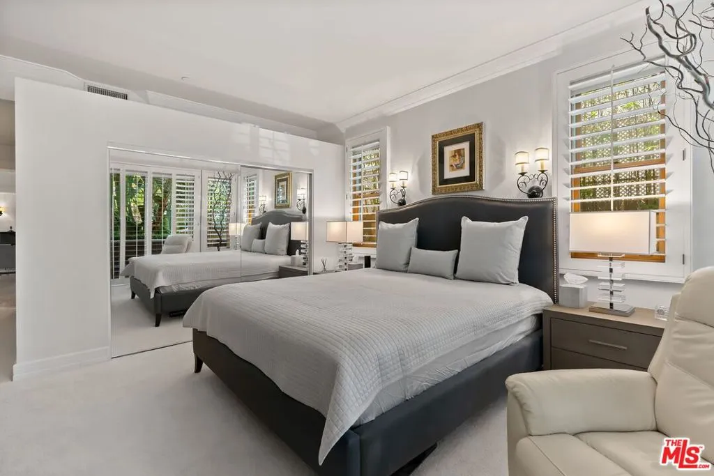 Beverly Hills, California 90210, United States, 2 Bedrooms Bedrooms, ,3 BathroomsBathrooms,Residential,Active,190521