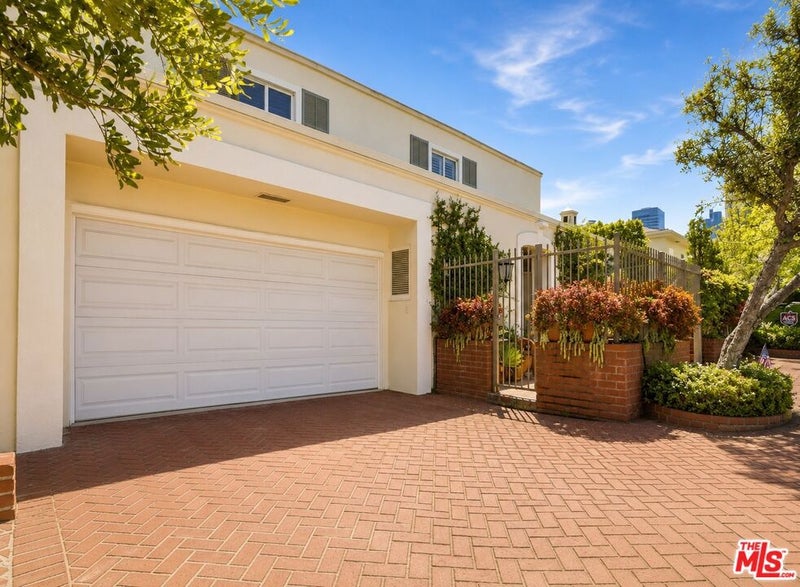 1506 Club View Drive