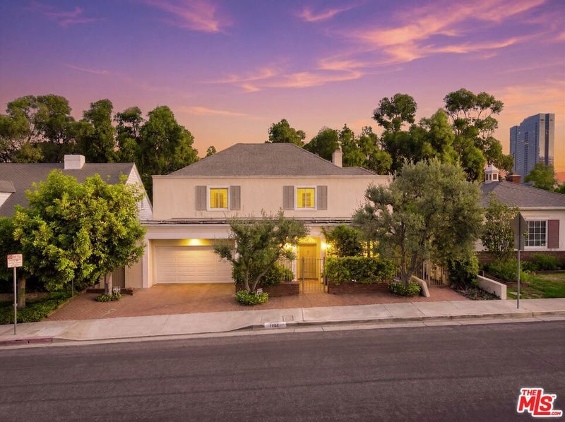 1506 Club View Drive