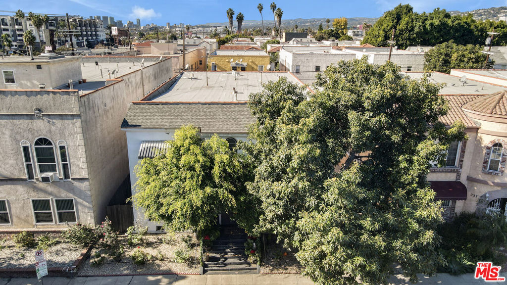 321 N Sierra Bonita Avenue