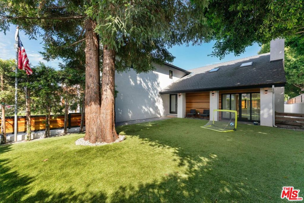 3134 Granville Avenue