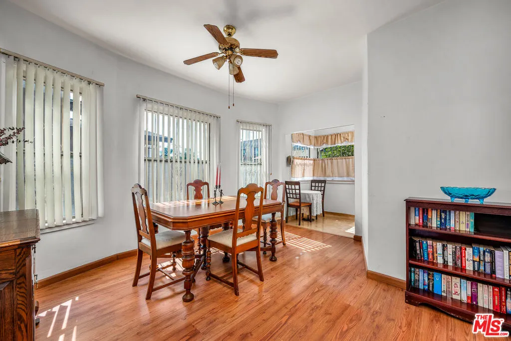 Signal Hill, California 90755, United States, 3 Bedrooms Bedrooms, ,1 BathroomBathrooms,Residential,Active,226022