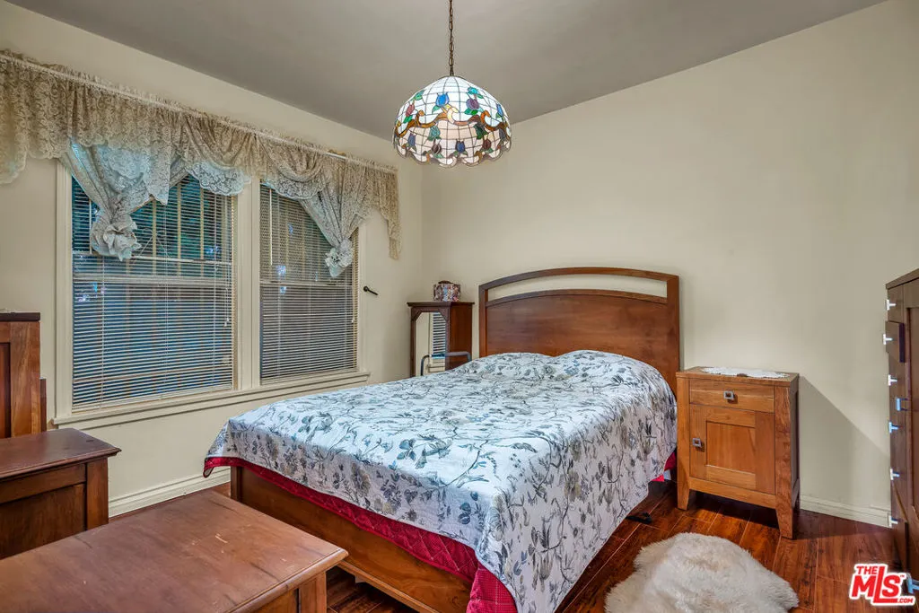 Signal Hill, California 90755, United States, 3 Bedrooms Bedrooms, ,1 BathroomBathrooms,Residential,Active,226022