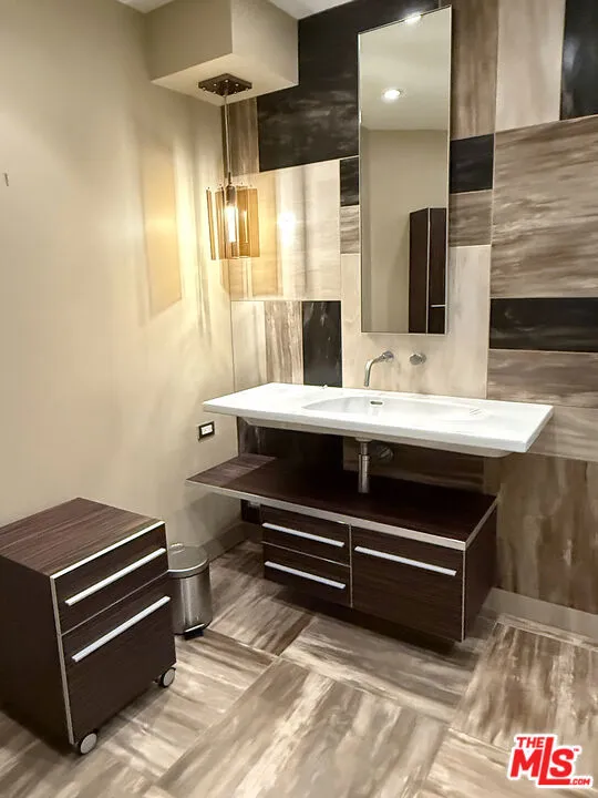 Studio City, California 91604, United States, 3 Bedrooms Bedrooms, ,3 BathroomsBathrooms,Residential,Active,193495