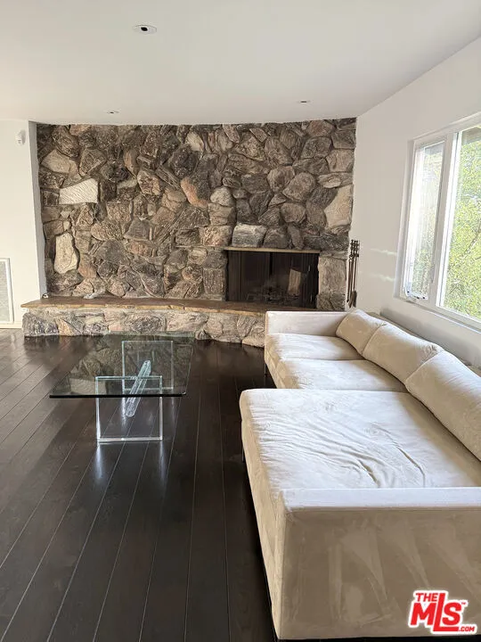 Studio City, California 91604, United States, 3 Bedrooms Bedrooms, ,3 BathroomsBathrooms,Residential,Active,193495