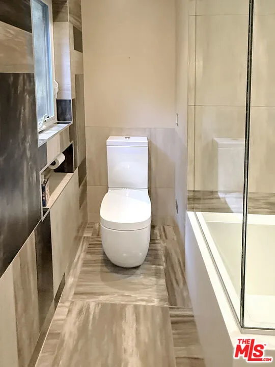 Studio City, California 91604, United States, 3 Bedrooms Bedrooms, ,3 BathroomsBathrooms,Residential,Active,193495