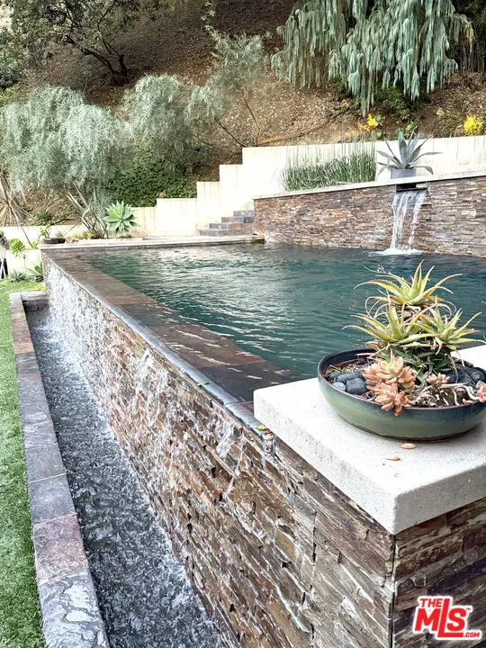 Studio City, California 91604, United States, 3 Bedrooms Bedrooms, ,3 BathroomsBathrooms,Residential,Active,193495