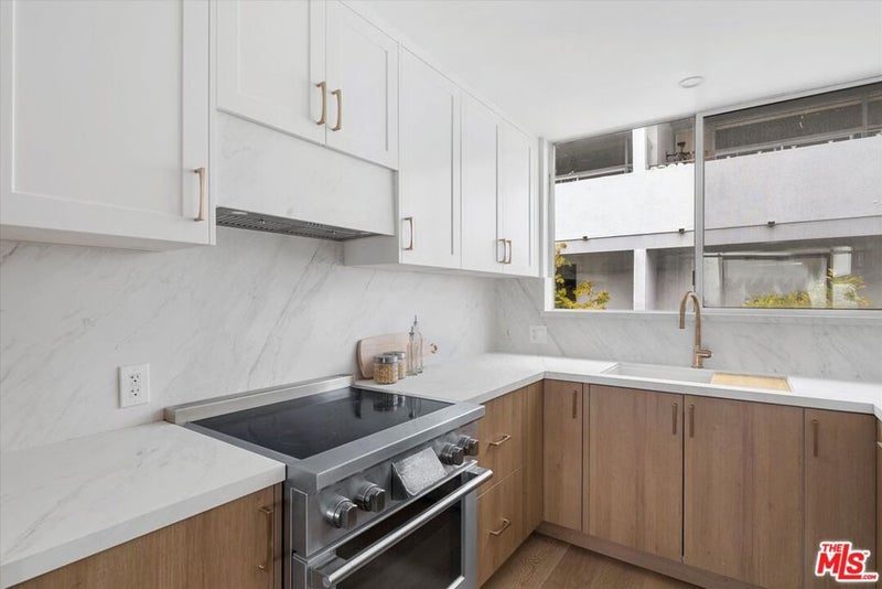 16601 Marquez Avenue 302