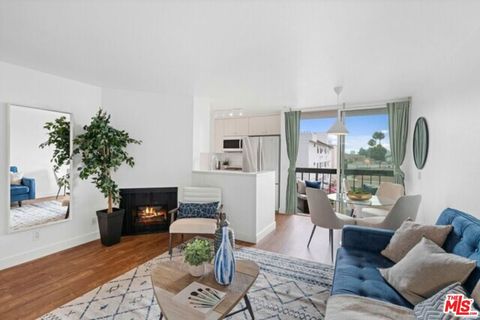7320 Hawthorn Avenue 219 Los Angeles CA 90046