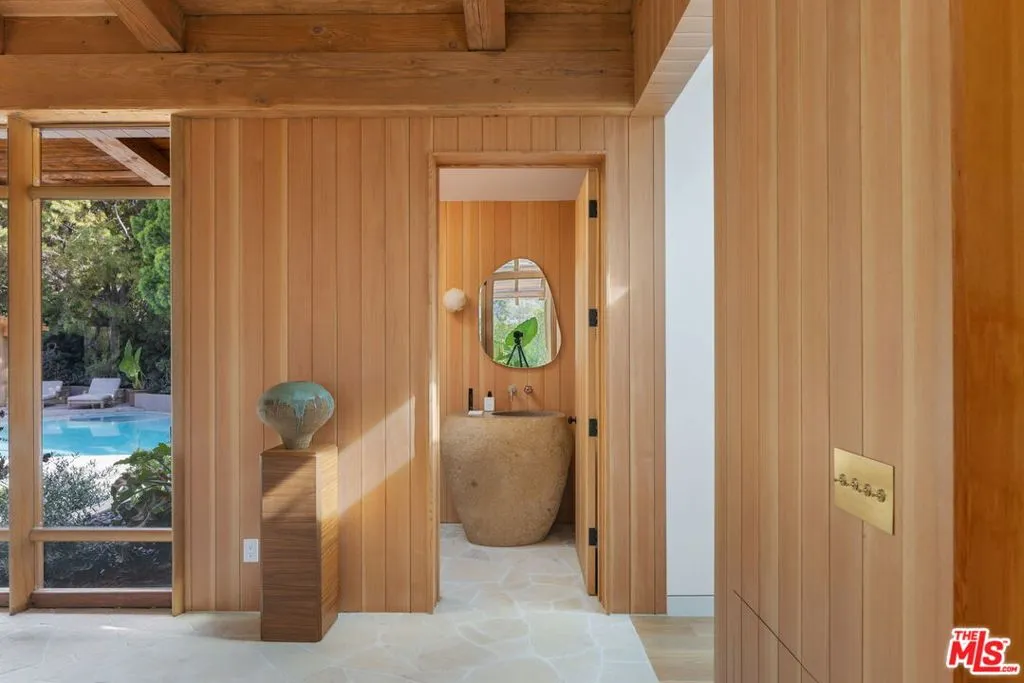 Los Angeles, California 90049, United States, 5 Bedrooms Bedrooms, ,5 BathroomsBathrooms,Residential,Active,243081