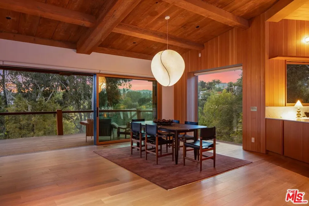 Los Angeles, California 90049, United States, 5 Bedrooms Bedrooms, ,5 BathroomsBathrooms,Residential,Active,243081