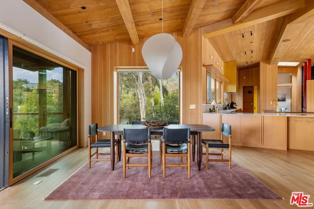 Los Angeles, California 90049, United States, 5 Bedrooms Bedrooms, ,5 BathroomsBathrooms,Residential,Active,243081