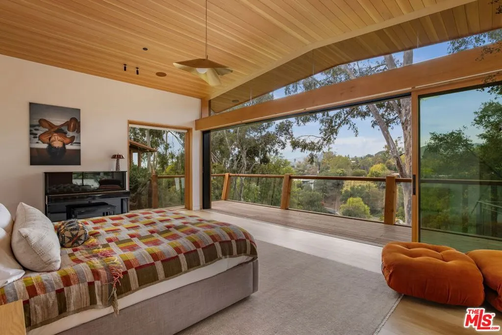 Los Angeles, California 90049, United States, 5 Bedrooms Bedrooms, ,5 BathroomsBathrooms,Residential,Active,243081