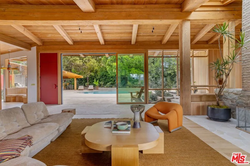 Los Angeles, California 90049, United States, 5 Bedrooms Bedrooms, ,5 BathroomsBathrooms,Residential,Active,243081