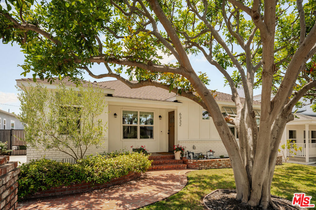 6332 W 84th Place