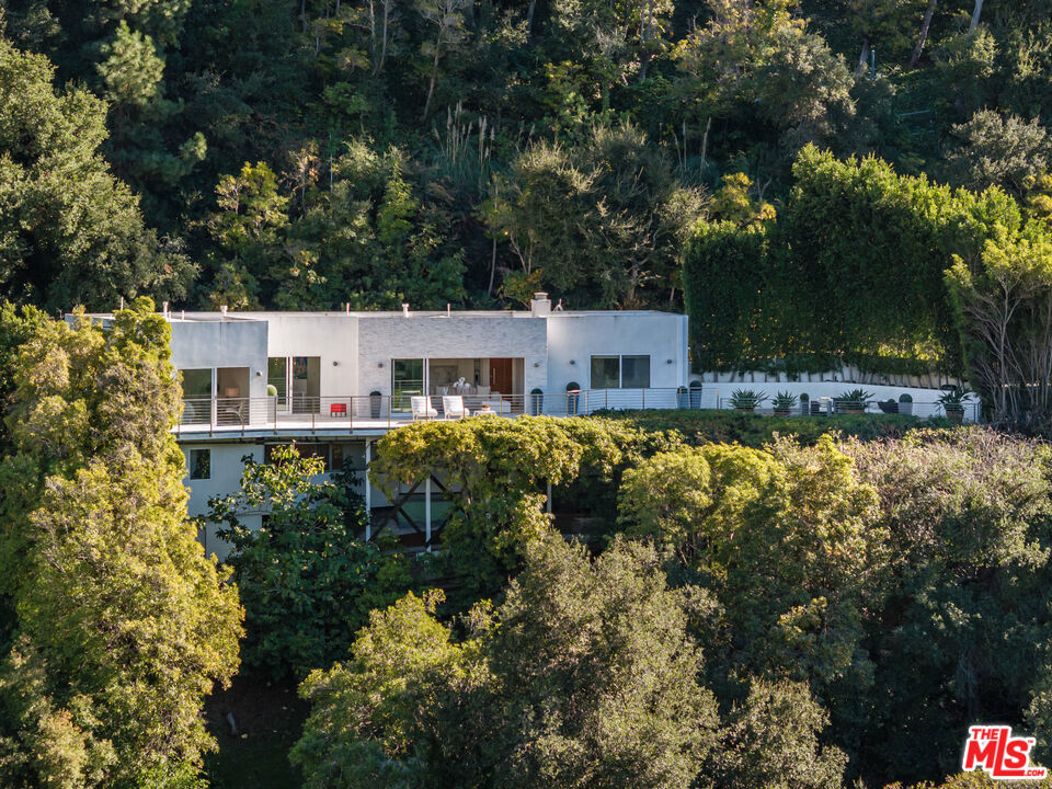 9422 Readcrest Drive