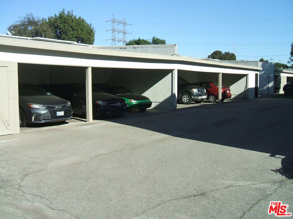 5619 1/2 W Clemson Street 1/2