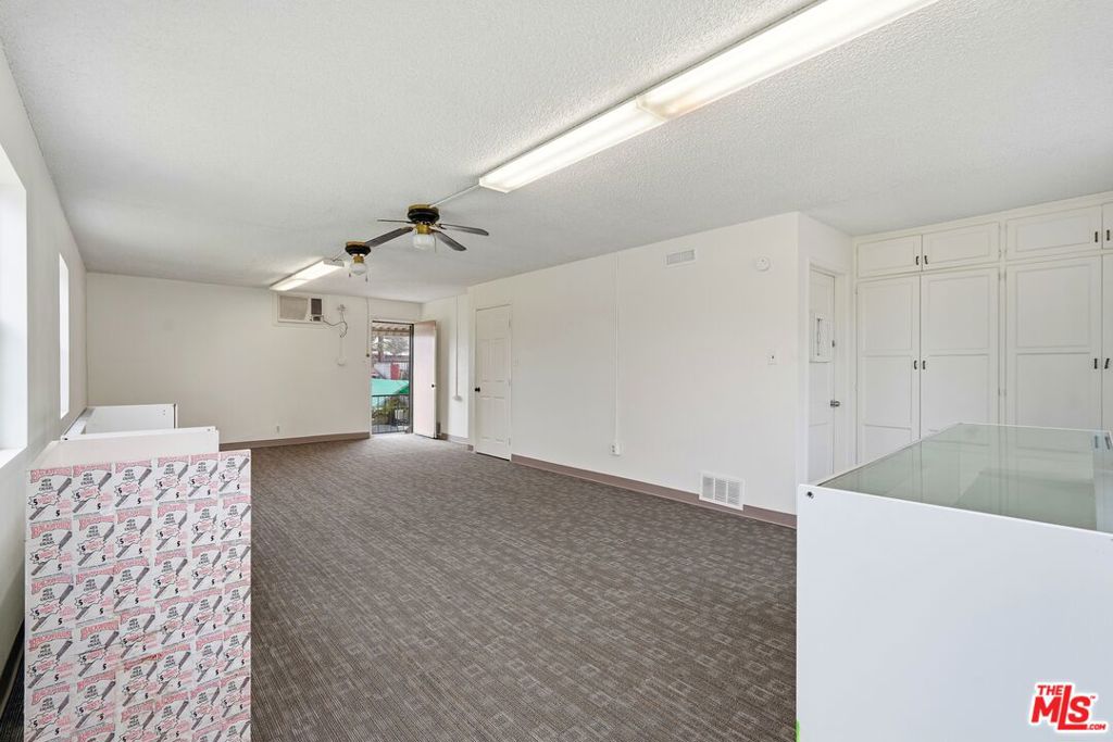 2048 W Florence Avenue