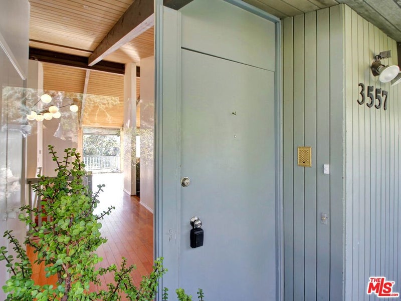 3557 Serra Road