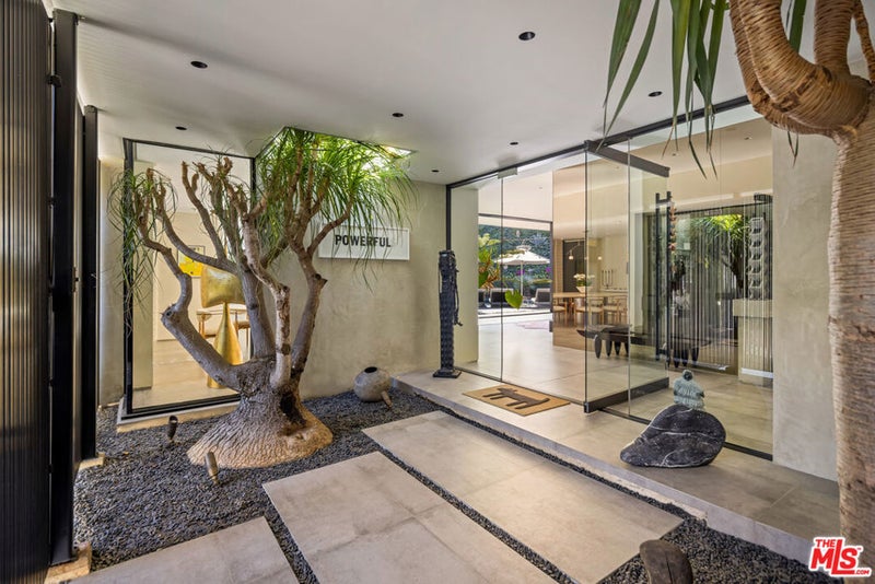 1087 Moraga Drive