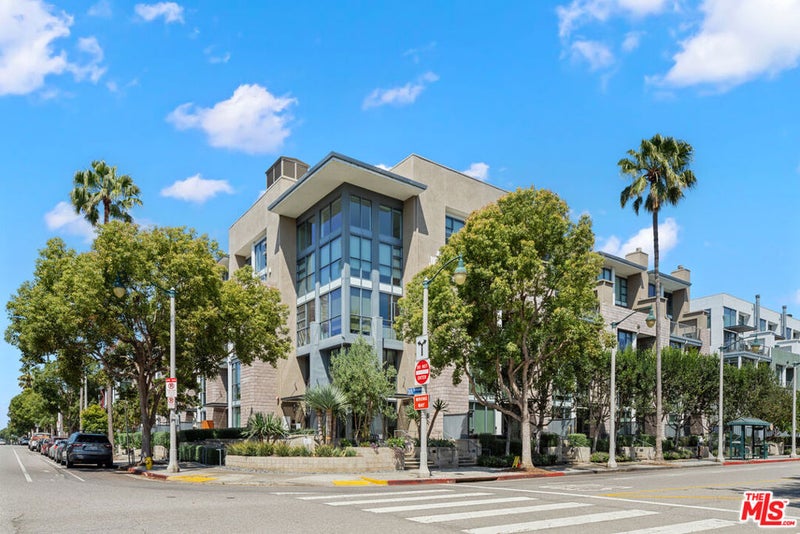 13045 Pacific Promenade 340