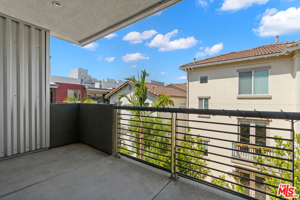 13045 Pacific Promenade 340