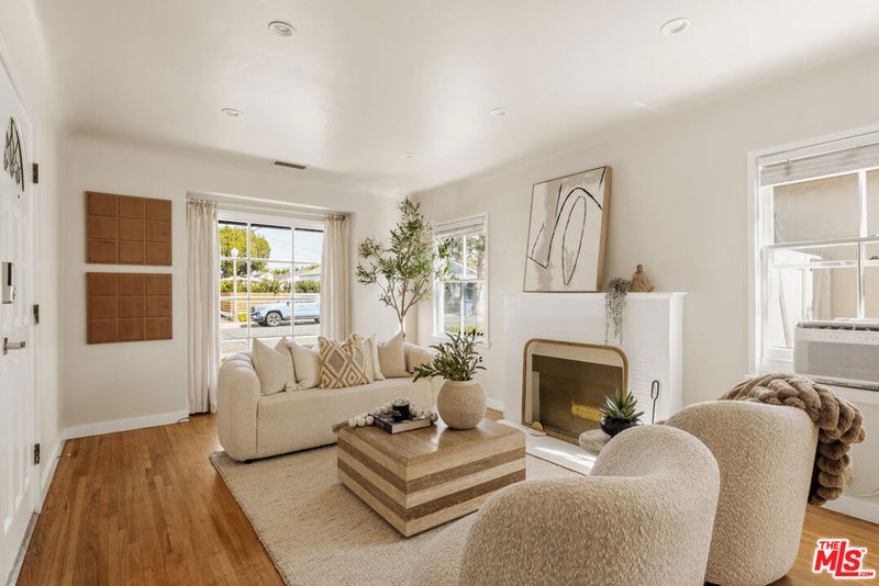 6210 W 85th Place