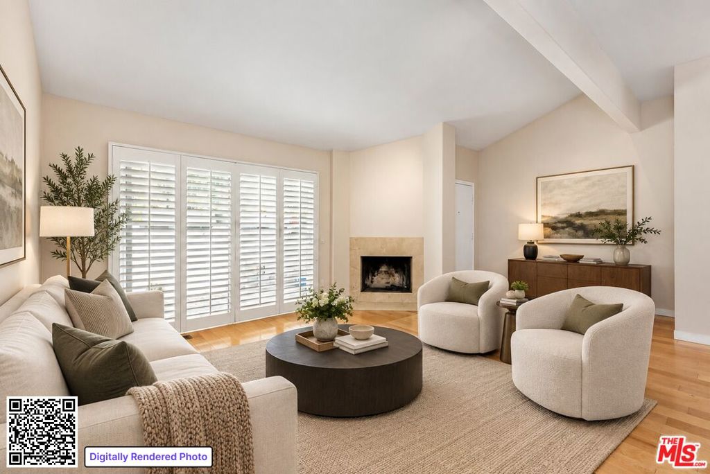 17207 Palisades Circle