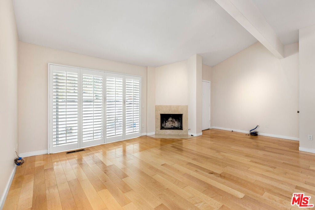 17207 Palisades Circle