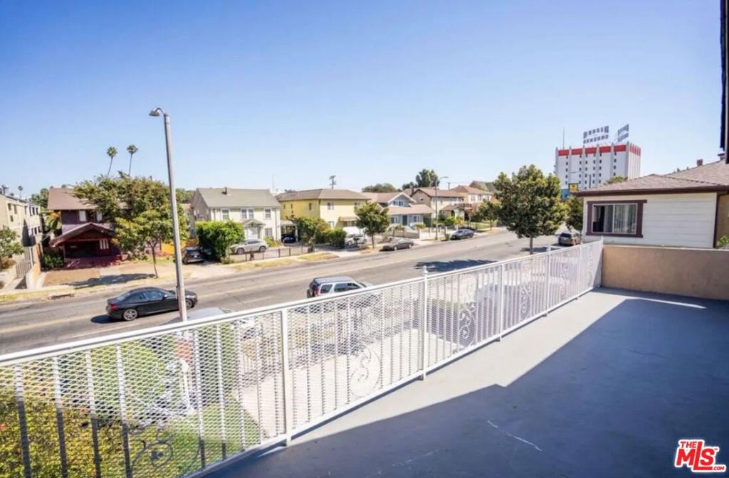 1215 Crenshaw Boulevard