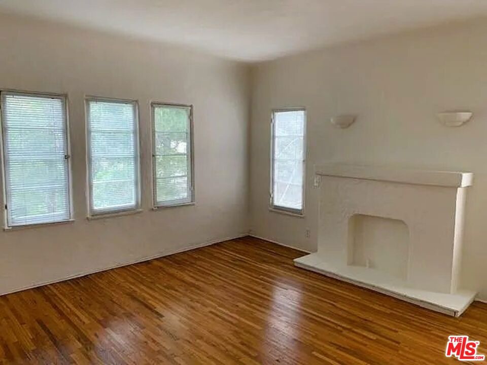 123 N Swall Drive