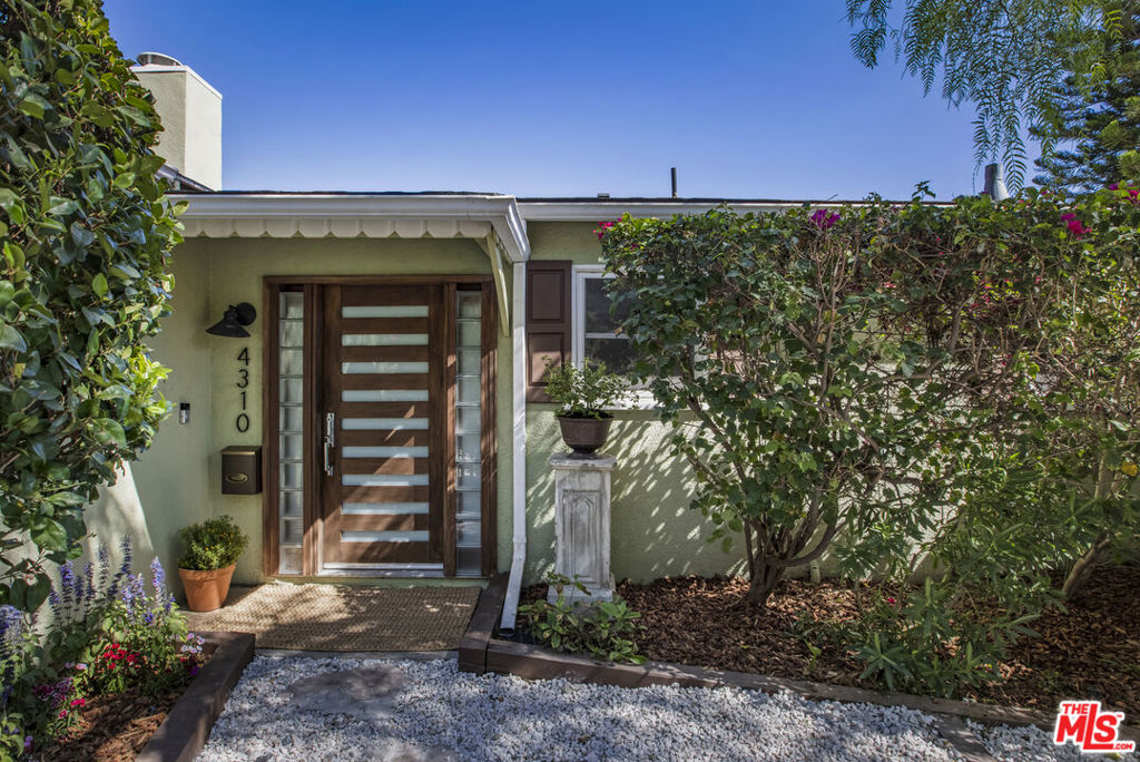 4310 Glenmuir Avenue