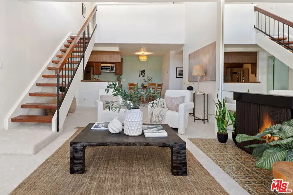 Redondo Beach, California 90277, United States, 3 Bedrooms Bedrooms, ,2 BathroomsBathrooms,Residential,Active,229363