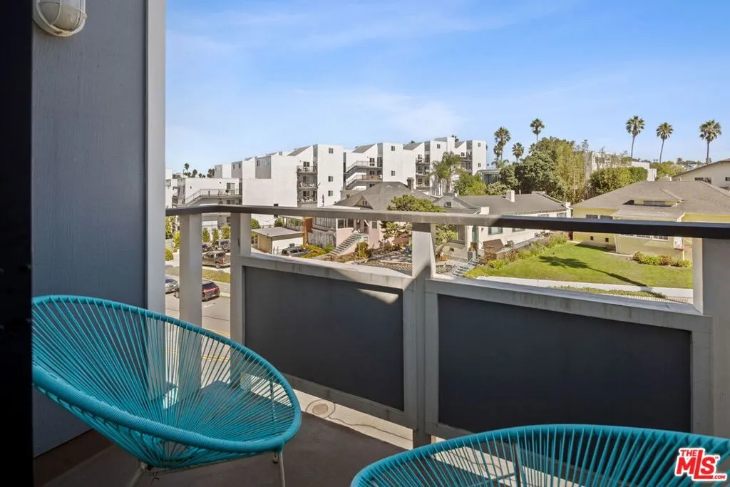 Redondo Beach, California 90277, United States, 3 Bedrooms Bedrooms, ,2 BathroomsBathrooms,Residential,Active,229363