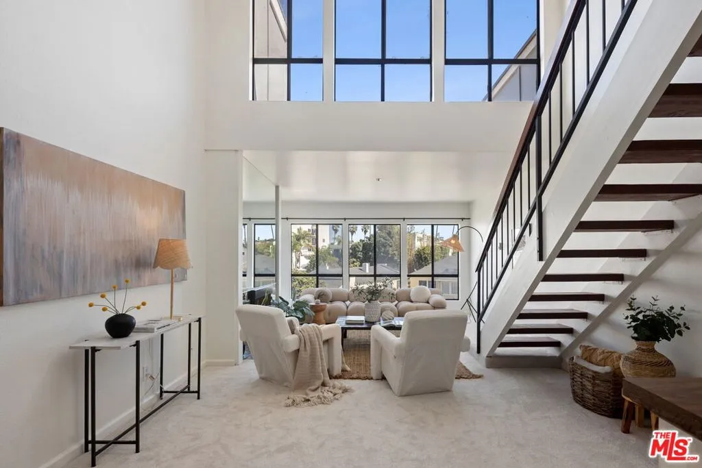 Redondo Beach, California 90277, United States, 3 Bedrooms Bedrooms, ,2 BathroomsBathrooms,Residential,Active,229363