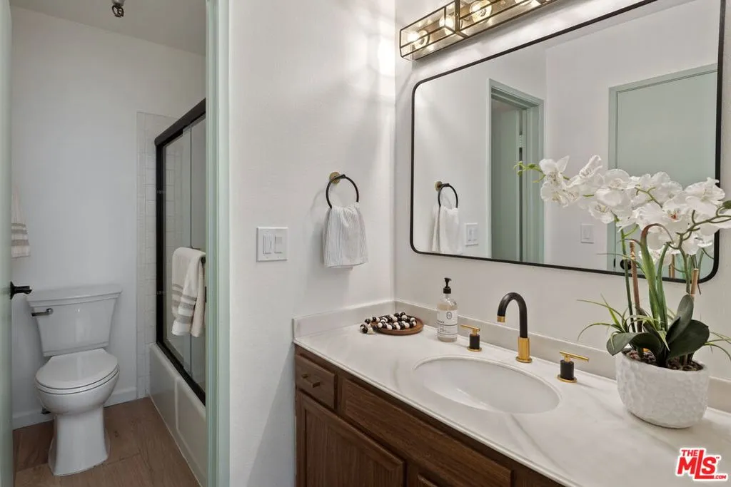 Redondo Beach, California 90277, United States, 3 Bedrooms Bedrooms, ,2 BathroomsBathrooms,Residential,Active,229363